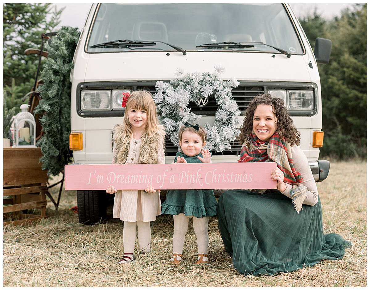 family-christmas-mini-sessions-in-winchester-virginia