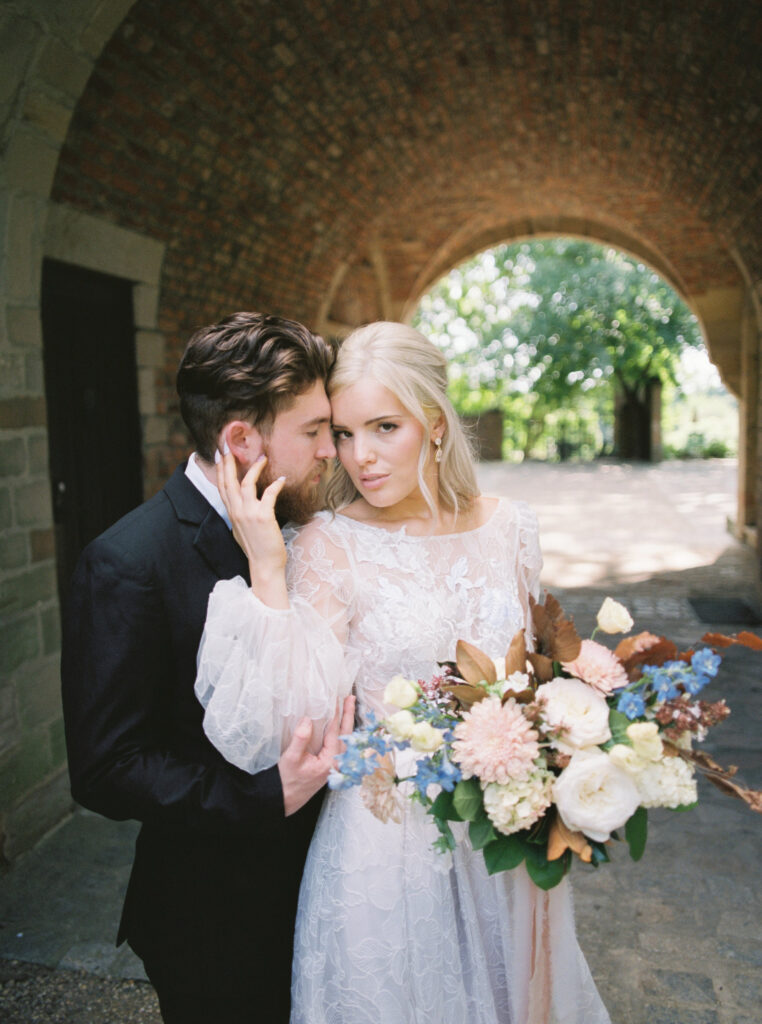 bride-and-groom-at-virginia-house-in-richmond